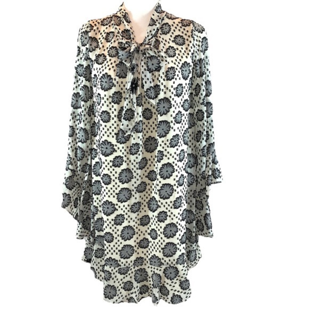 Max Studio London “Sylvia” print 3/4 flare sleeve dress